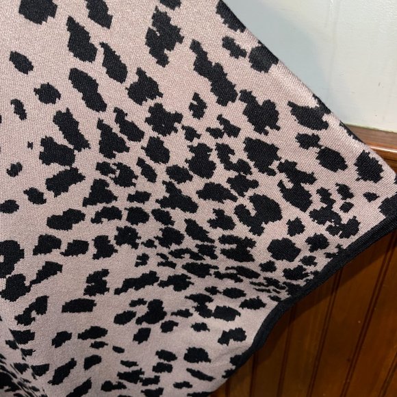 Women's Nicole Miller Poncho Tan Animal Print Knit Full Zip Kimono Sleeve S/M - Picture 4 of 7